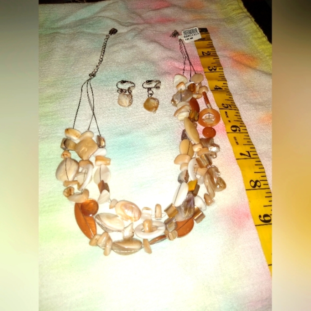 DaVinci Signed 18" Polished Shell Necklace And Clip Earrings
